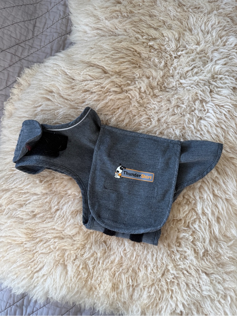 Thundershirt Calming Jacket in Dark Gray Small